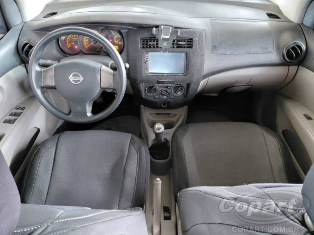 2011 NISSAN LIVINA 