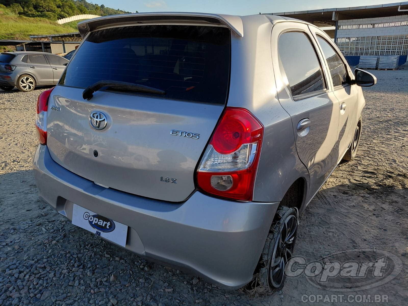 2018 TOYOTA ETIOS — foto 4 de 11