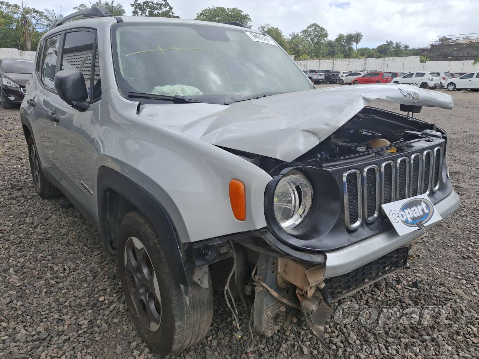 Veículo Jeep Renegade Jeep Renegade Sport 1.8 16V E.Torq 2016 Colisão Média Monta 2016 em leilão