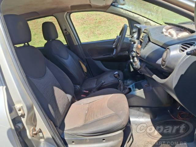 2017 FIAT UNO 
