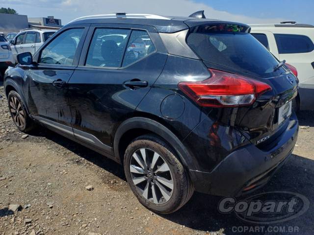2017 NISSAN KICKS 
