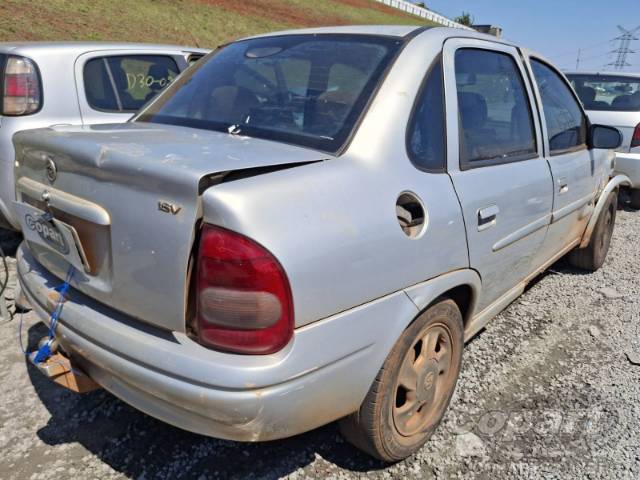 2001 CHEVROLET CORSA SEDAN 