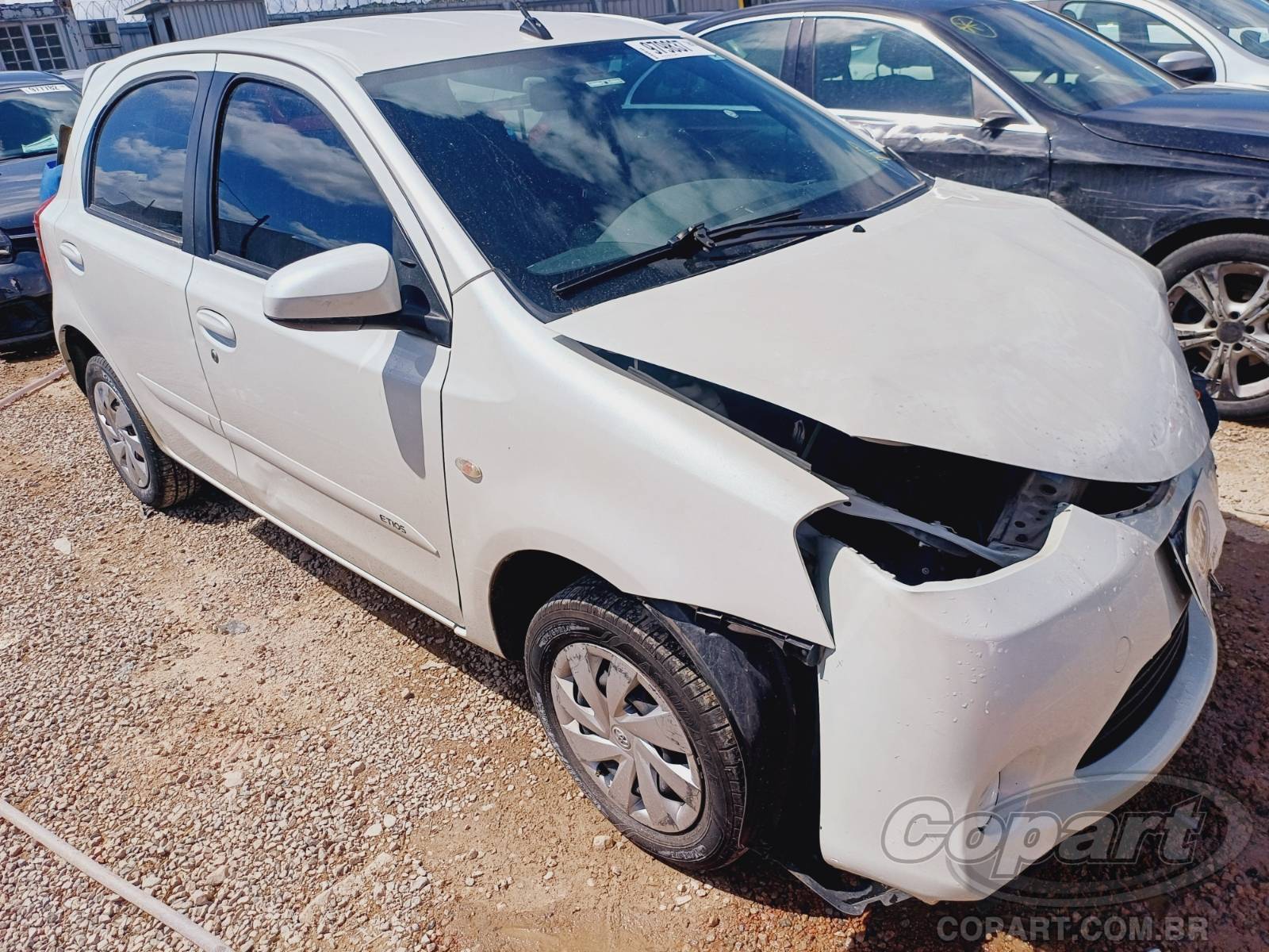 Veículo Toyota Etios Toyota Etios XS AT 1.5 16V Dual VVT-i 2017 Colisão Média Monta 2017 em leilão