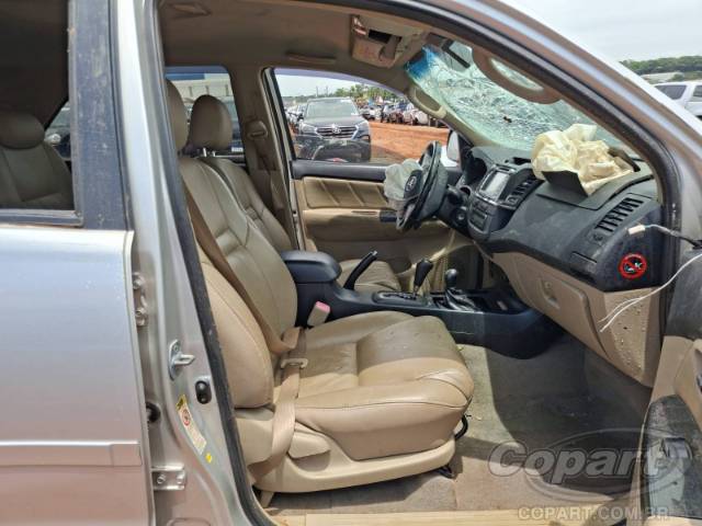 2014 TOYOTA HILUX SW4 