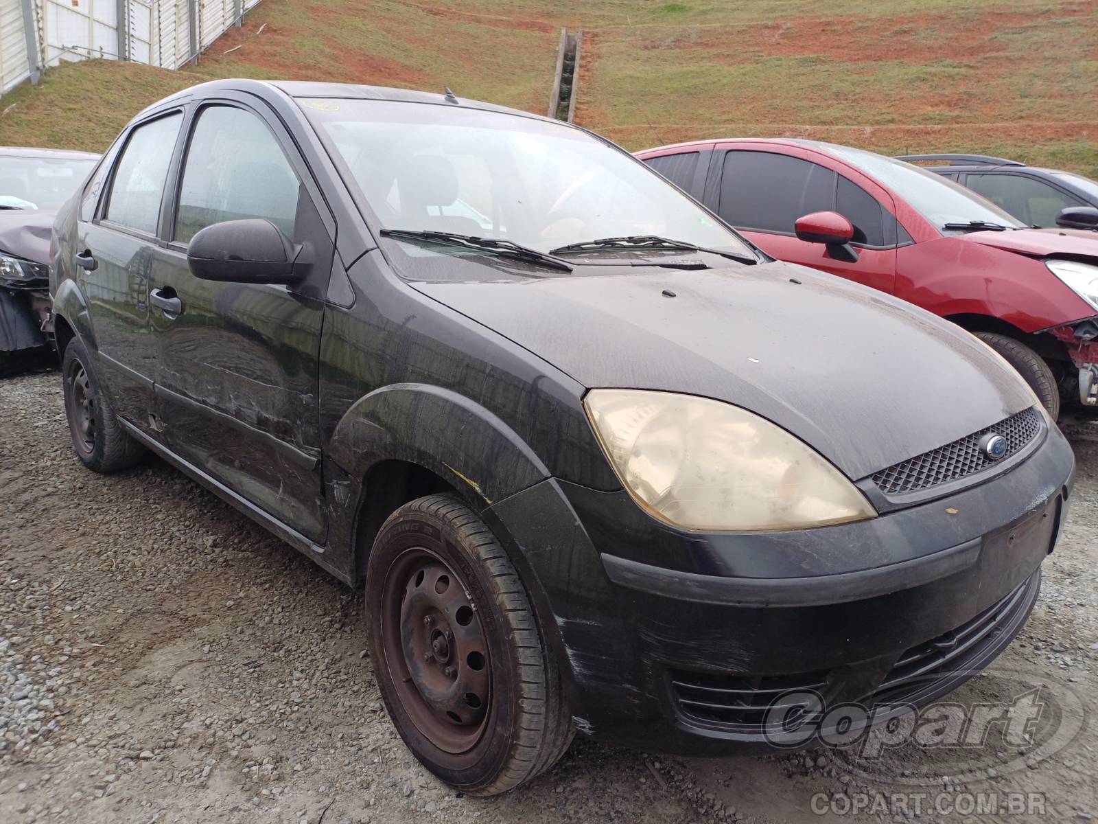 Veículo Ford Fiesta FORD FIESTA SEDAN 2006 Colisão Pequena Monta 2006 em leilão