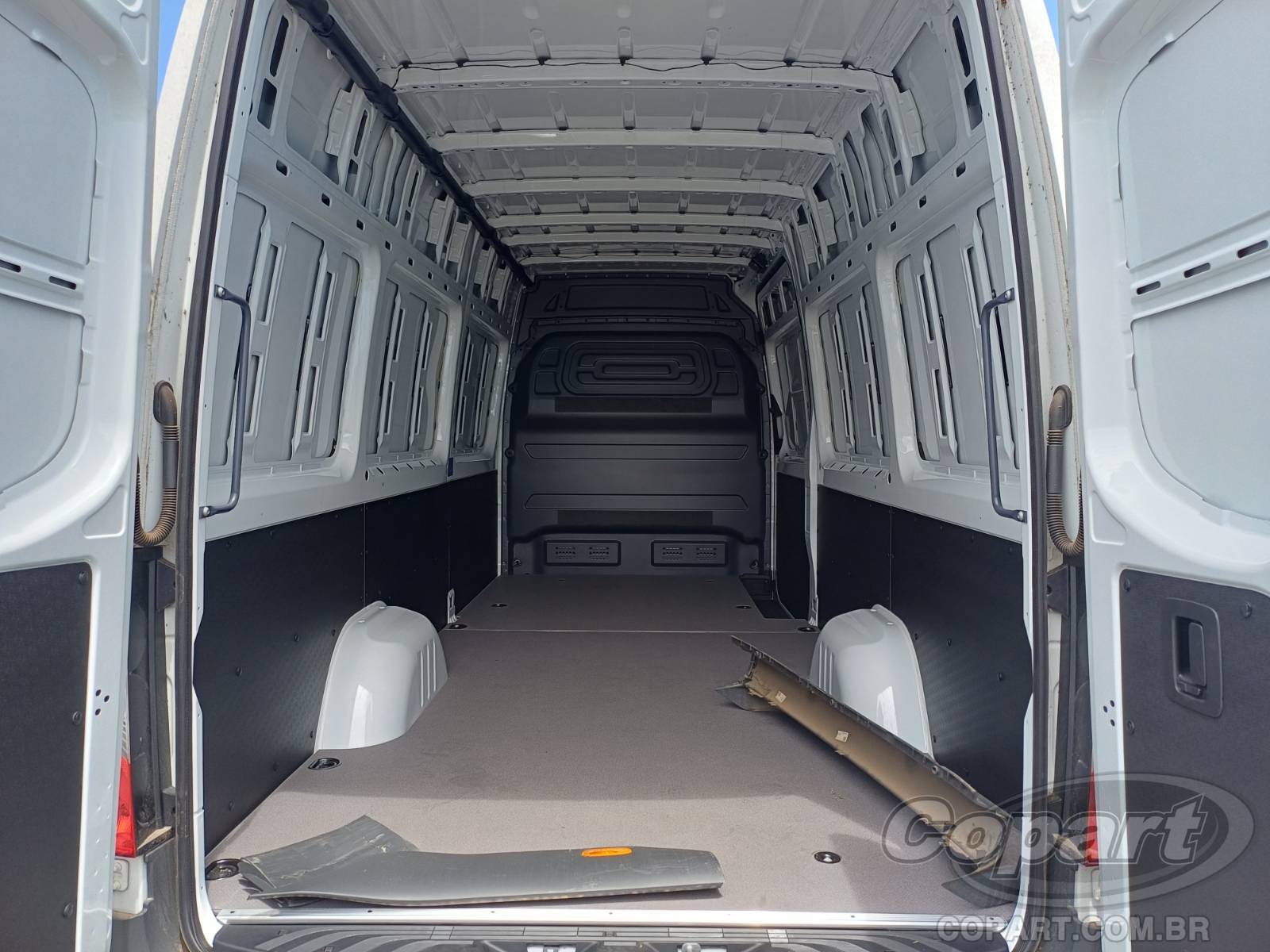 Foto 6 de 10: 2025 MERCEDES BENZ ESPRINTER