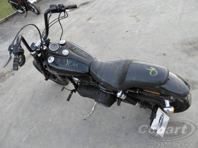 2015 HARLEY-DAVIDSON DYNA 
