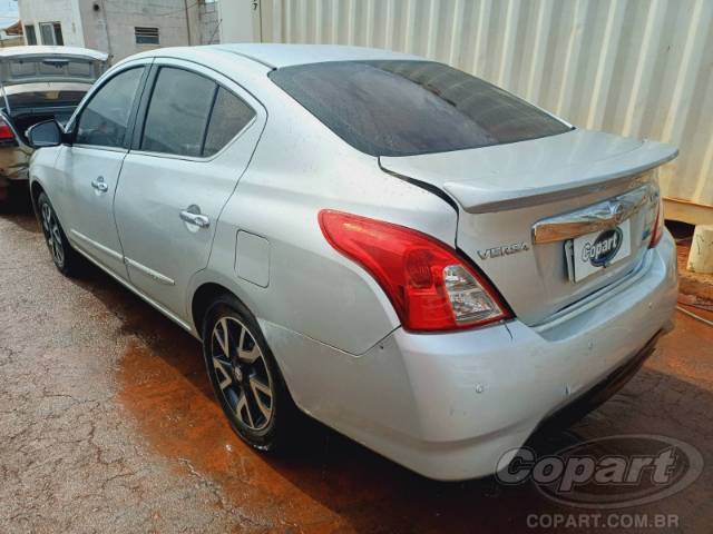 2017 NISSAN VERSA 