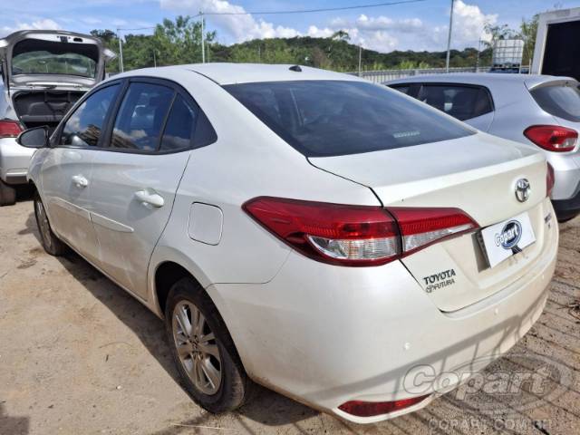 2019 TOYOTA YARIS SEDA 