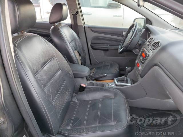 2009 FORD FOCUS SEDAN 