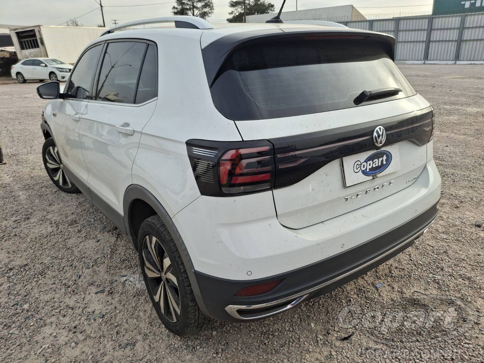 2021 VOLKSWAGEN T-CROSS — foto 3 de 11