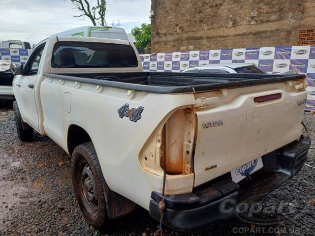 2021 TOYOTA HILUX CS 