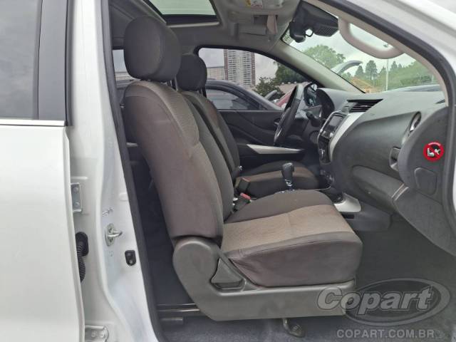 2025 NISSAN FRONTIER CD 