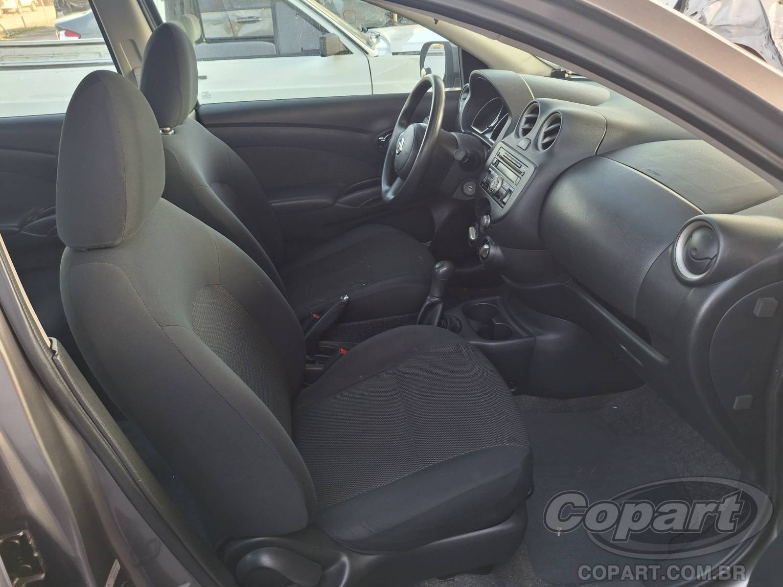 2014 NISSAN VERSA — foto 5 de 10