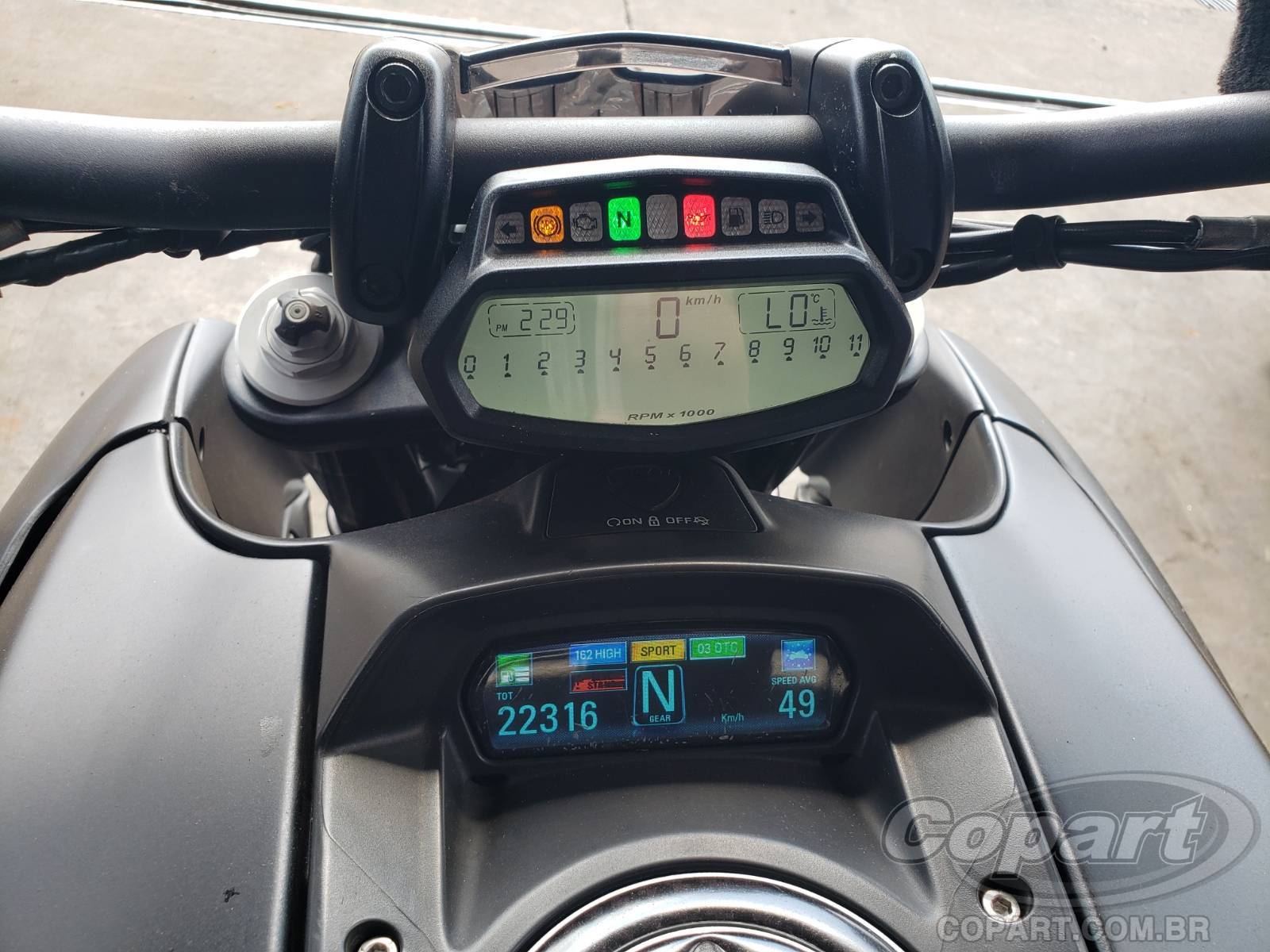 Foto 8 de 10: 2015 DUCATI DIAVEL
