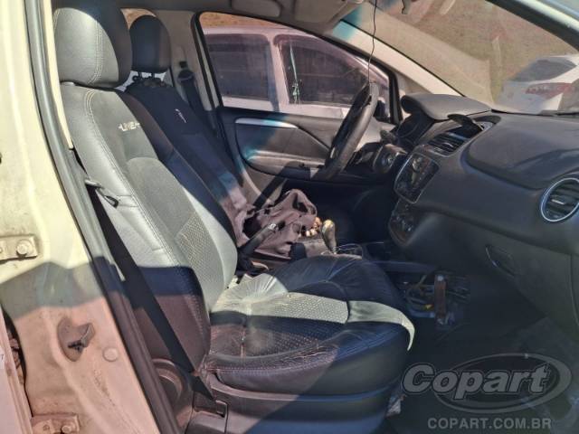 2015 FIAT LINEA 