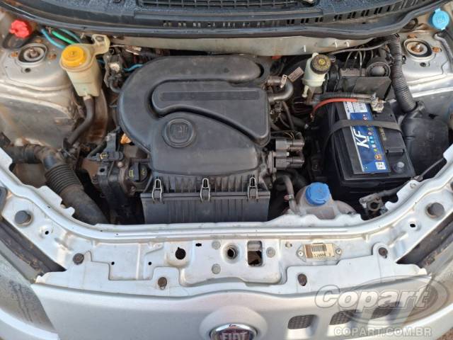 2015 FIAT UNO 