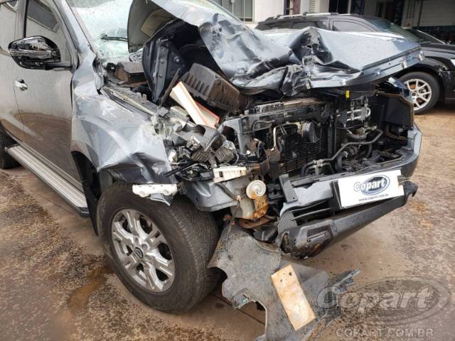 2024 NISSAN FRONTIER CD 