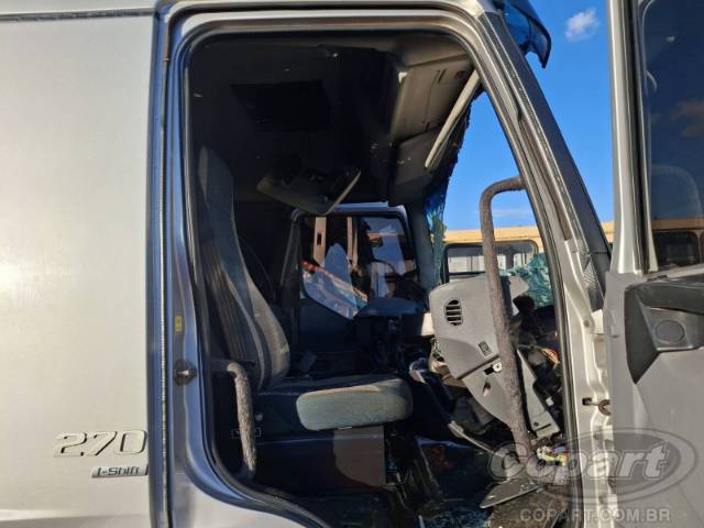 2017 VOLVO VM 