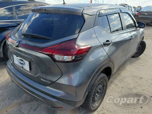 2025 NISSAN Kicks Play 