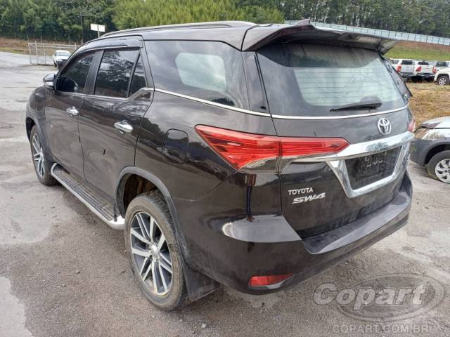 2017 TOYOTA HILUX SW4 