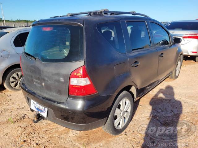 2011 NISSAN LIVINA 