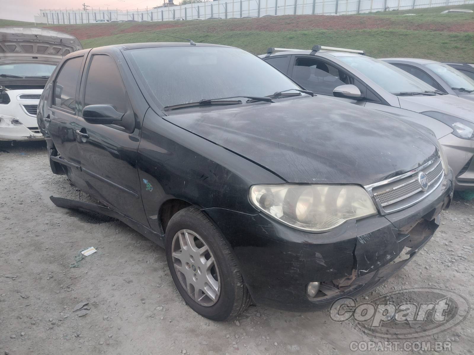 Veículo Fiat Palio Fiat Palio ELX 1.4 2007 Colisão Traseira 2007 em leilão
