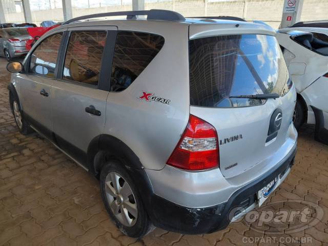 2010 NISSAN LIVINA 