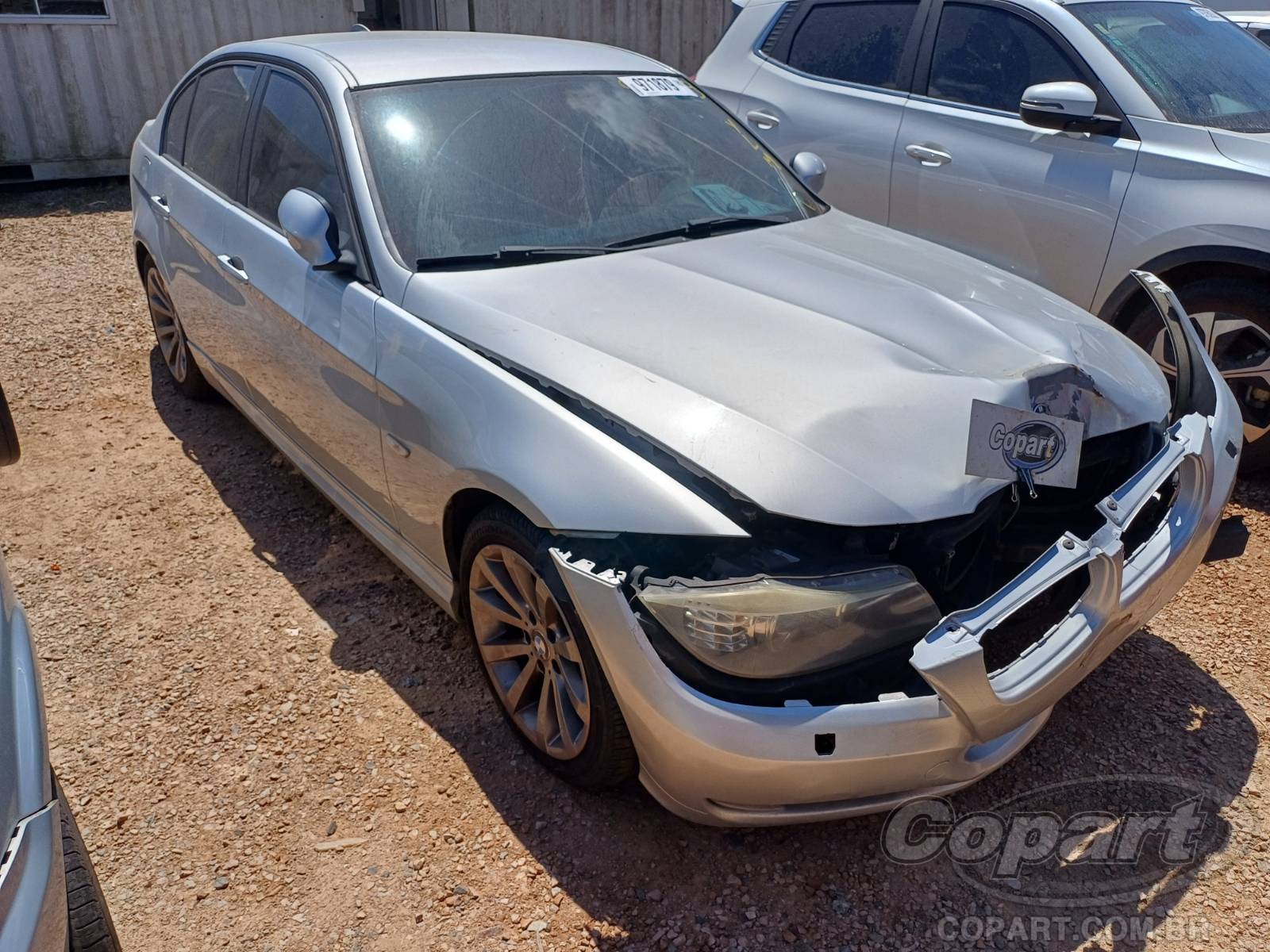 BMW Serie 3 320i 2011 Colisão Frontal Pequena Monta