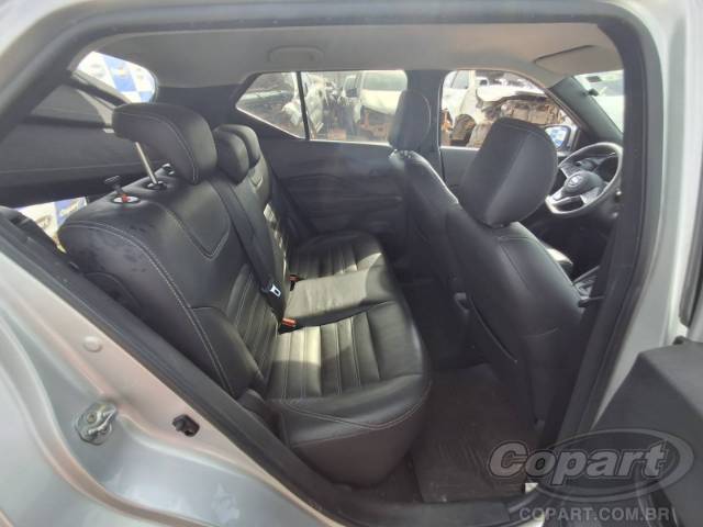 2021 NISSAN KICKS 
