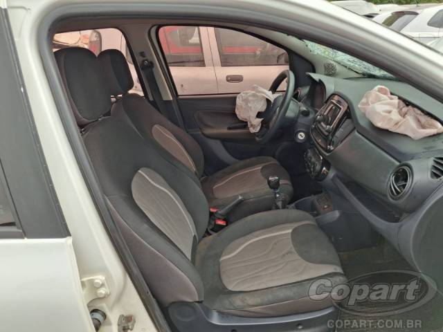2015 FIAT UNO 