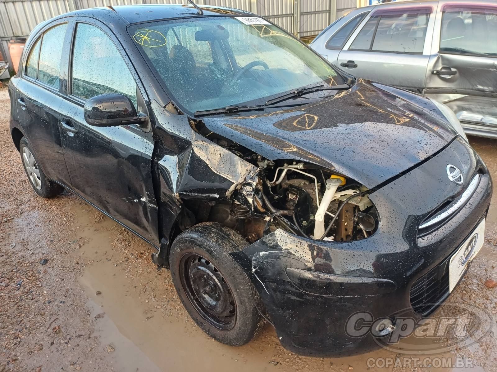 Veículo Nissan March Nissan March Rio 2016 1.0 16V 2013 Pequena Monta 2013 em leilão
