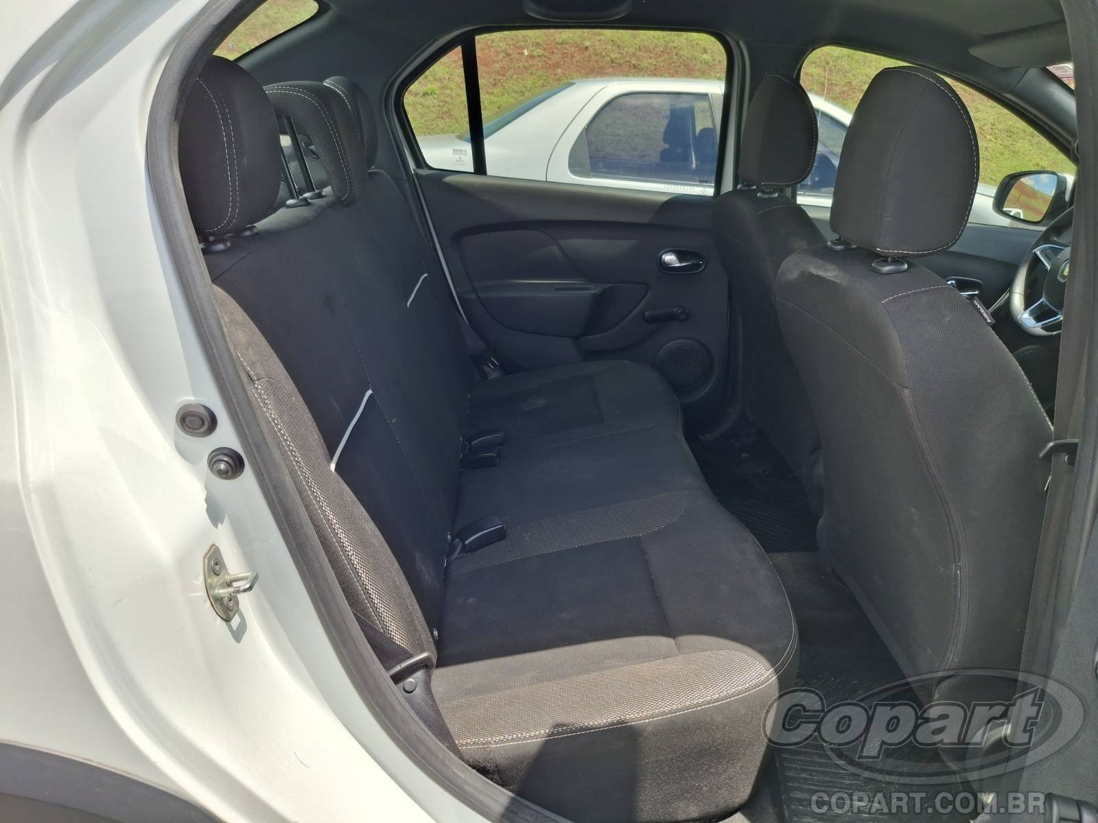 Foto 6 de 15: 2021 RENAULT LOGAN