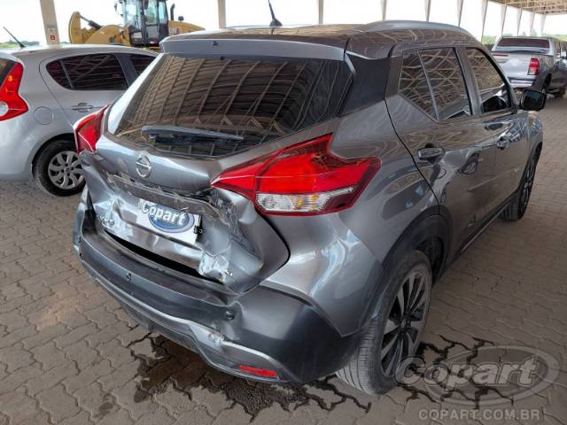 2017 NISSAN KICKS 
