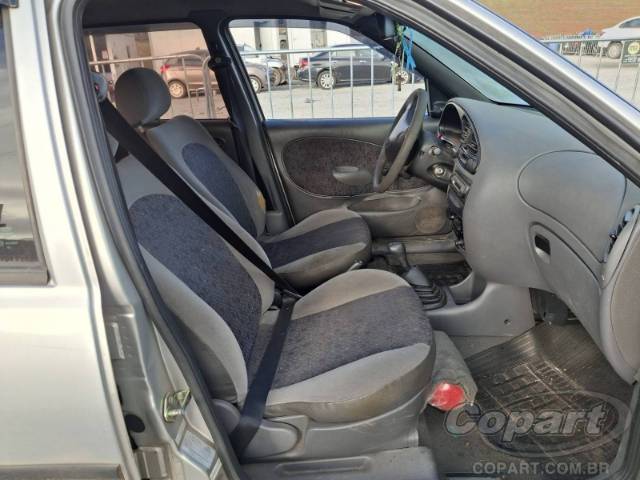 2001 FORD FIESTA 
