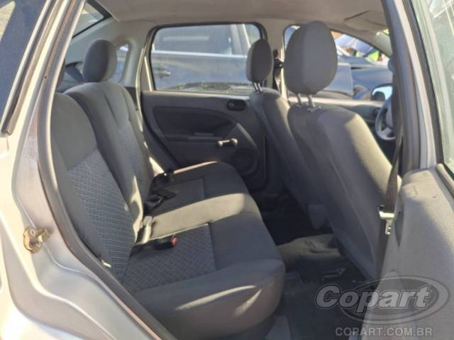 2005 FORD FIESTA SEDAN 