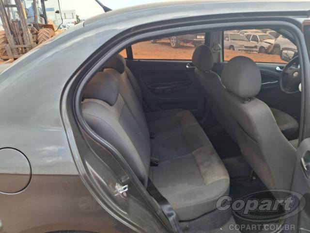 2010 VOLKSWAGEN VOYAGE 