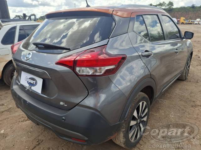 2017 NISSAN KICKS 