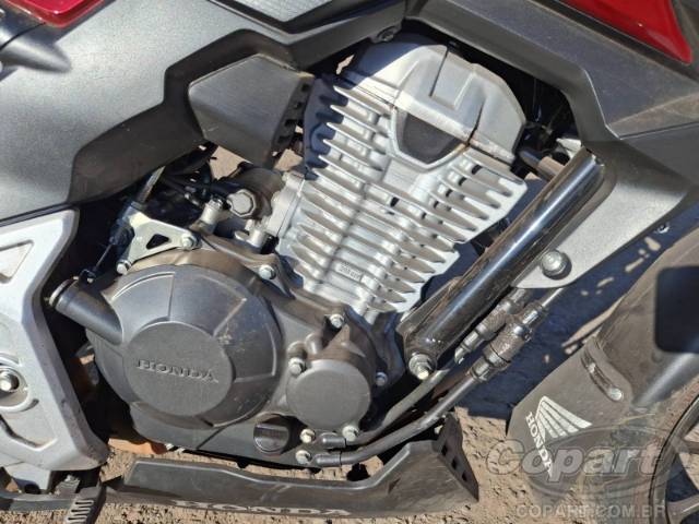 2026 HONDA CB 300F 