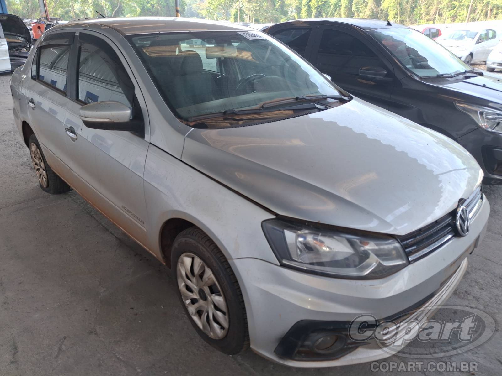 Veículo VW - VolksWagen Volkswagen VOLKSWAGEN VOYAGE COMFORTLINE 1.0 12V MPI 2017 em leilão