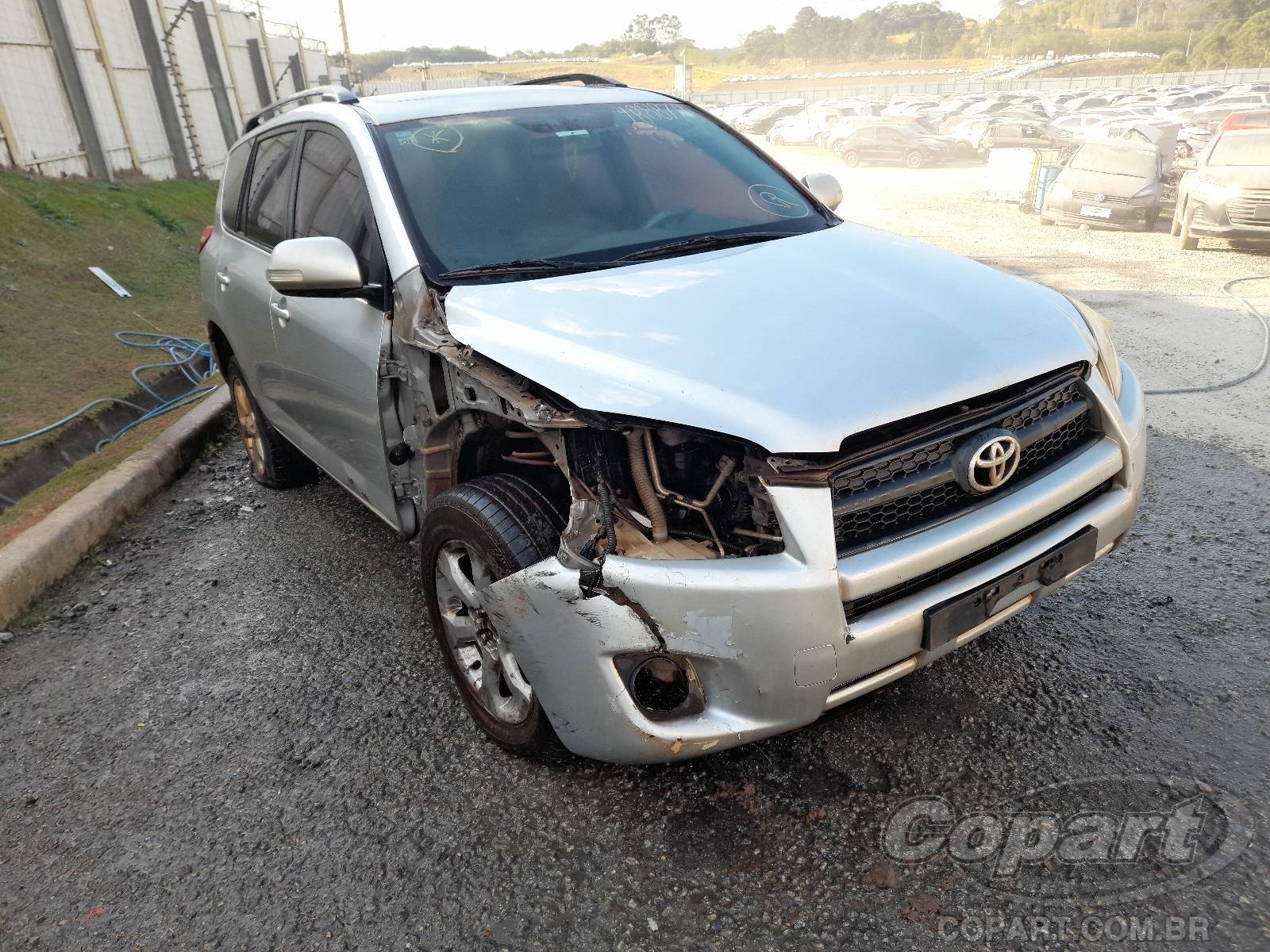 Veículo Toyota RAV4 TOYOTA RAV4 2.4 16V 2009 Colisão 2009 em leilão