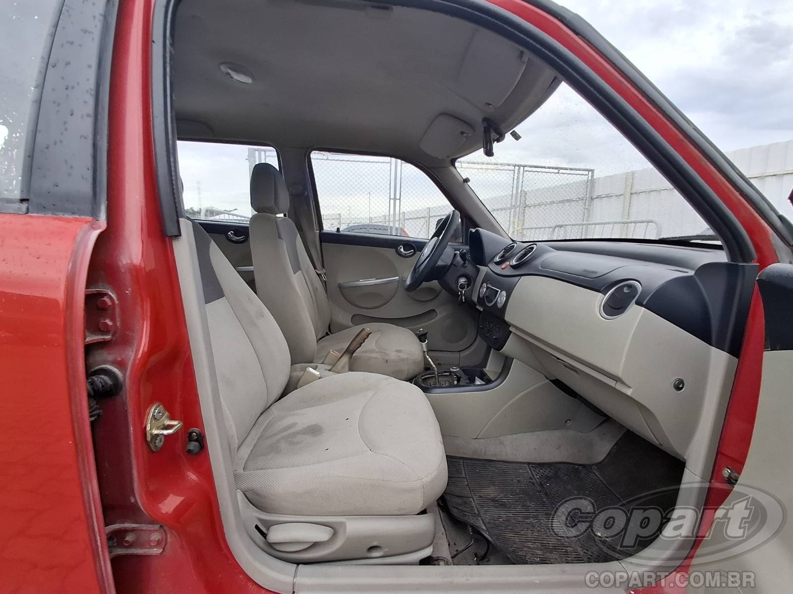 Foto 5: 2010 LIFAN 320