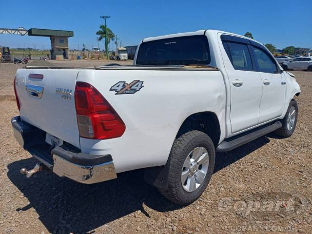 2017 TOYOTA HILUX CD 