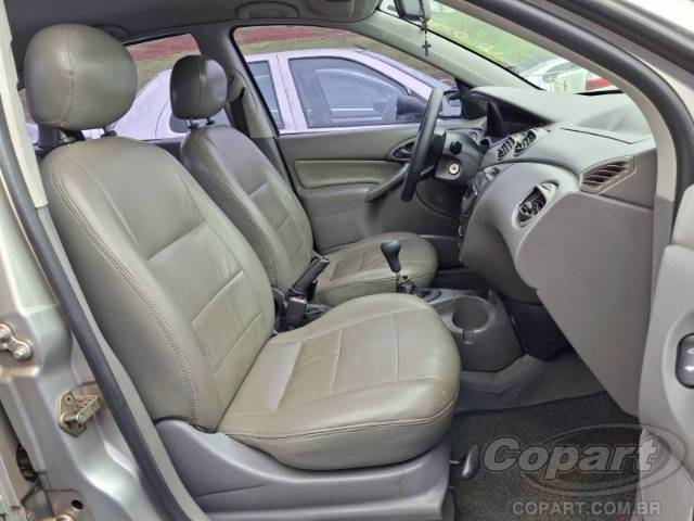 2001 FORD FOCUS 