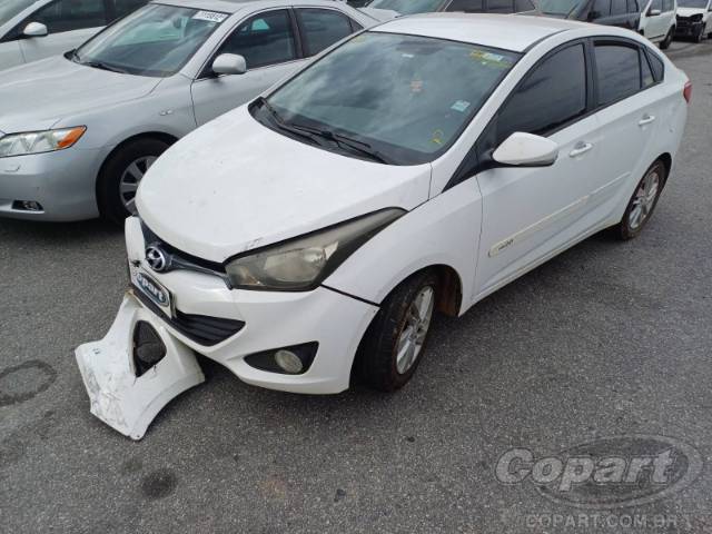 2014 HYUNDAI HB20S 