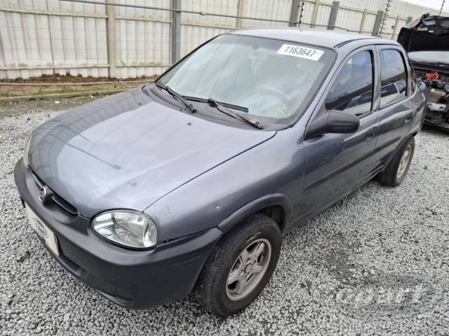 2001 CHEVROLET CORSA SEDAN 