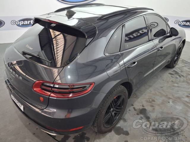 2017 PORSCHE MACAN 