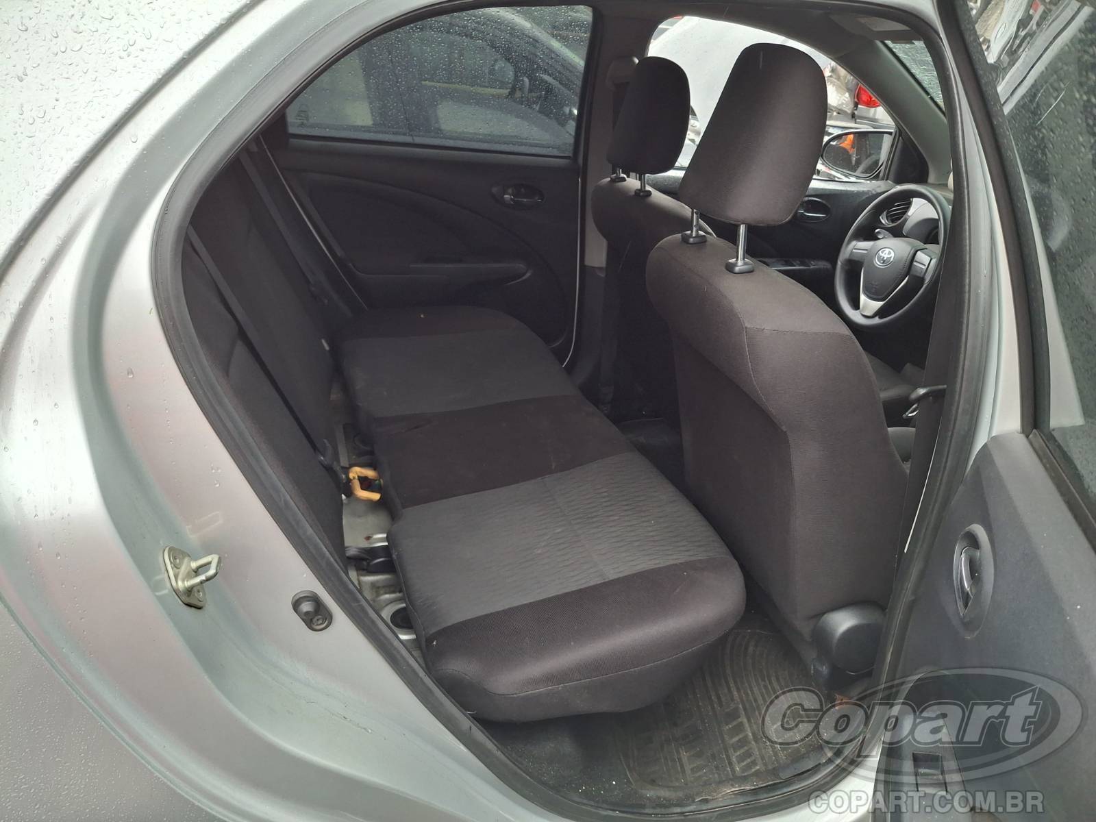 Foto 6 de 11: 2018 TOYOTA ETIOS SEDA