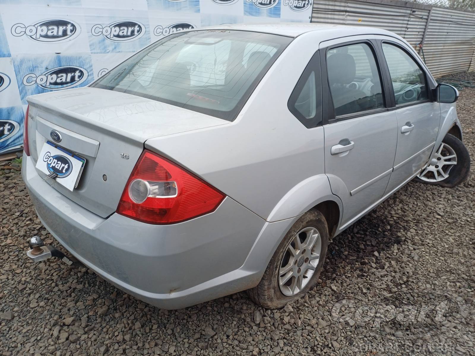 Foto 4: 2009 FORD FIESTA SEDAN