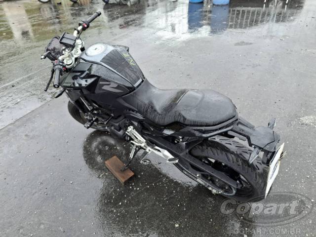 2025 BMW F 900 